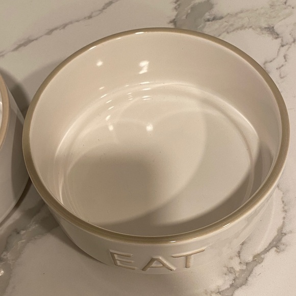 Top Paw White Ceramic "EAT" Dog Bowls with Beige Trim - Set of 2 - Picture 3 of 5